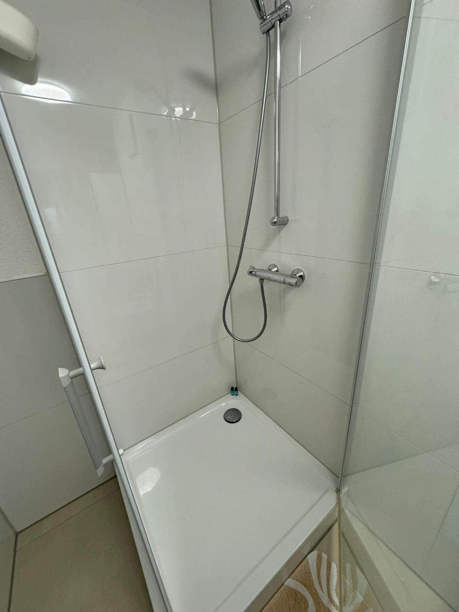 אהינגן Neues Apartment Ehingen מראה חיצוני תמונה